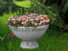 STOR water-fountains, vases, flowerbeds, garden figurines, animal figurines, busts, garden furniture, and also balusters, columns and stucco works 